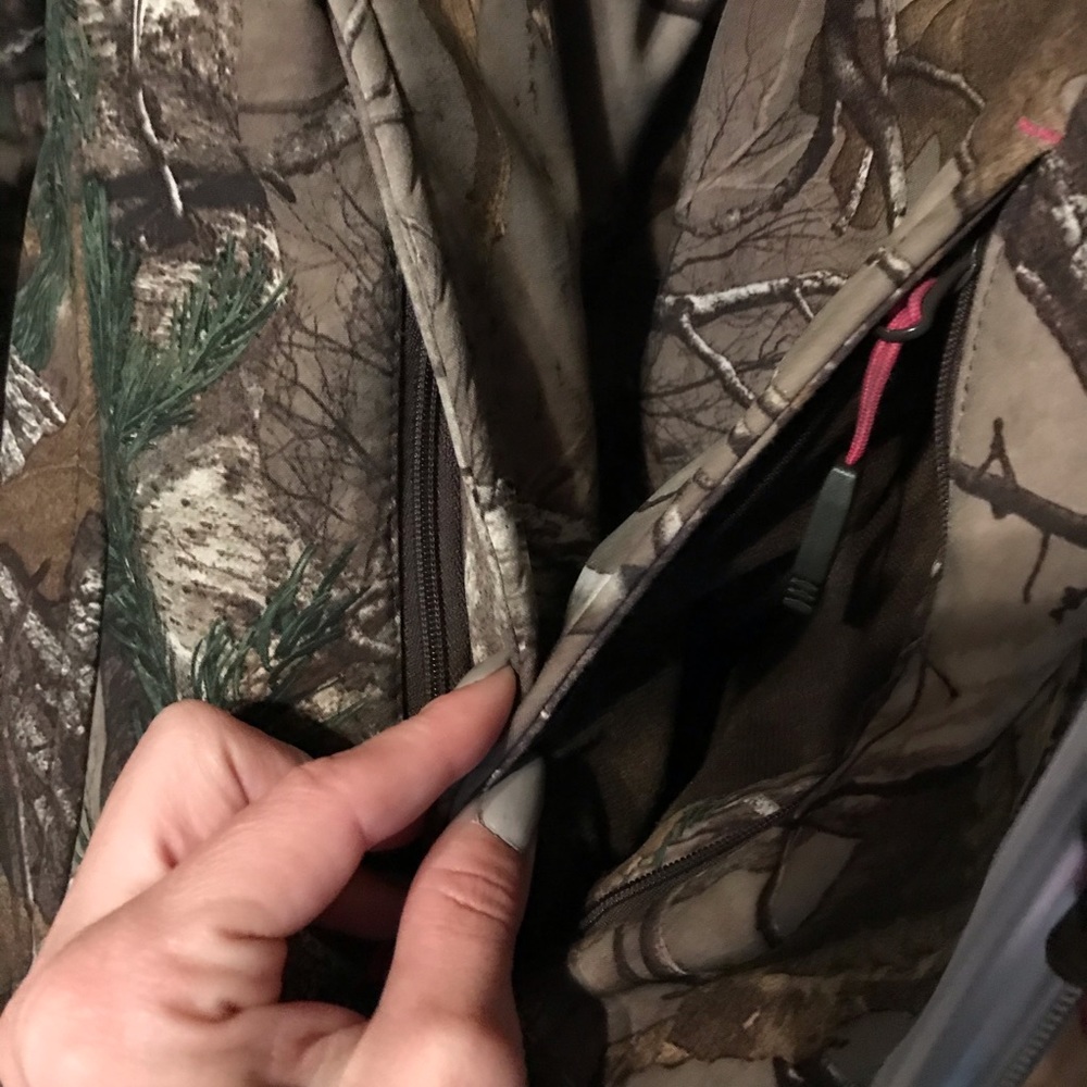 Realtree wind/waterproof jacket - Picture 6 of 11